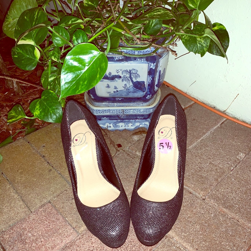 Black and Silver sparkling Heel